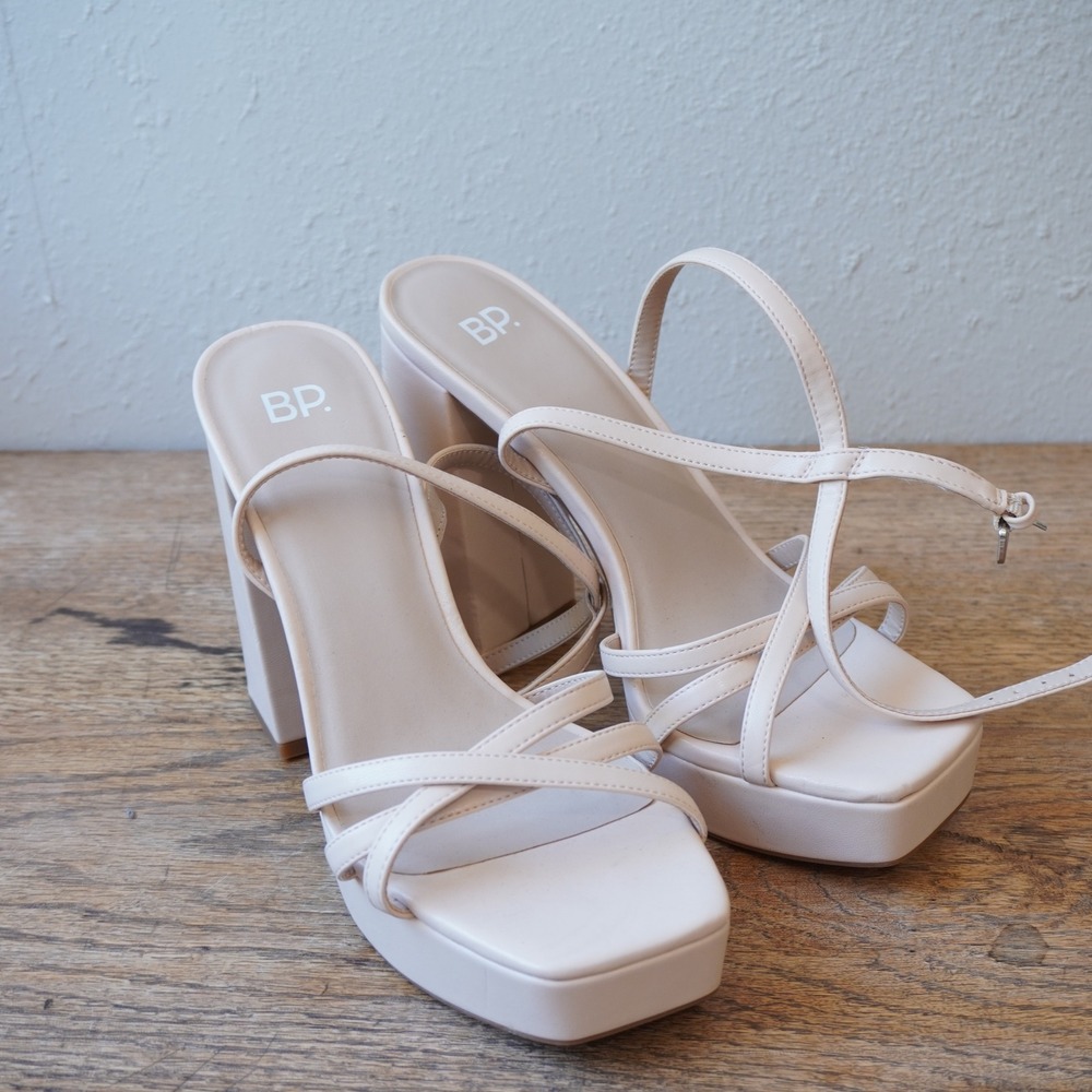 BP 9M Platform Sandals Beige Good Strappy Block Heel Square Toe Straps Formal